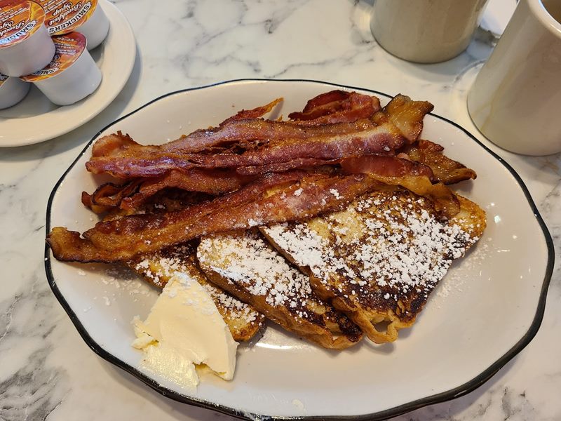 Island Coffee Shop food
